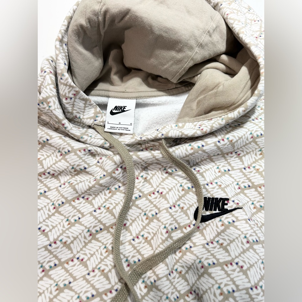❥𝗡𝗜𝗞𝗘: Men’s Sport Essentials+ Fleece Pullover Hoodie - Limestone/Black - Picture 8 of 11